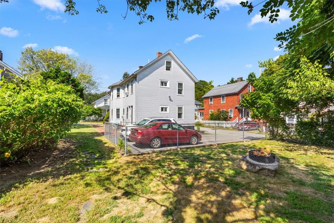 Warwick, Rhode Island 02886, United States, 6 Bedrooms Bedrooms, ,2 BathroomsBathrooms,Residential,Active,229064