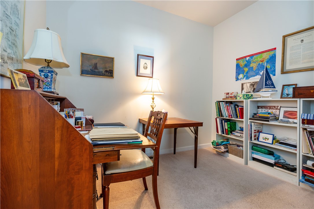 South Kingstown, Rhode Island 02879, United States, 2 Bedrooms Bedrooms, ,3 BathroomsBathrooms,Residential,Pending,249839