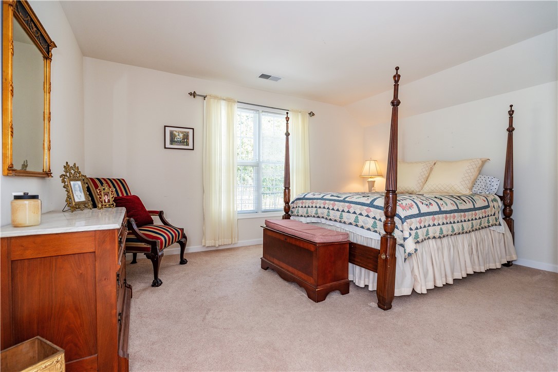 South Kingstown, Rhode Island 02879, United States, 2 Bedrooms Bedrooms, ,3 BathroomsBathrooms,Residential,Pending,249839