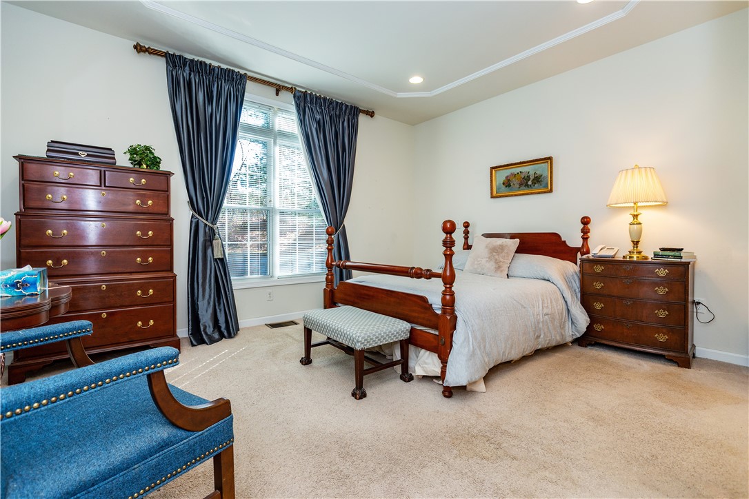 South Kingstown, Rhode Island 02879, United States, 2 Bedrooms Bedrooms, ,3 BathroomsBathrooms,Residential,Pending,249839