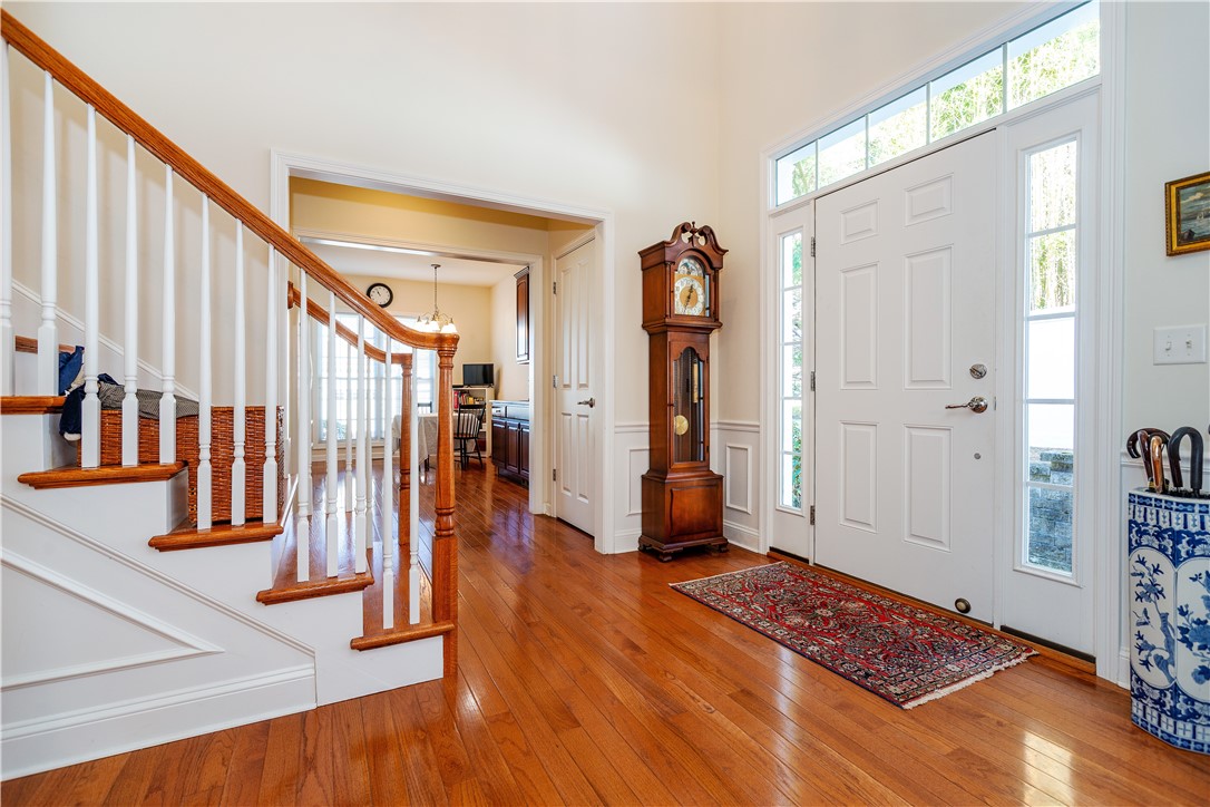 South Kingstown, Rhode Island 02879, United States, 2 Bedrooms Bedrooms, ,3 BathroomsBathrooms,Residential,Pending,249839