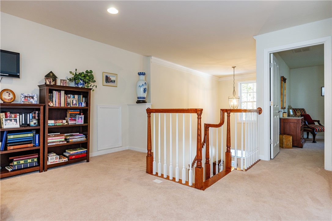 South Kingstown, Rhode Island 02879, United States, 2 Bedrooms Bedrooms, ,3 BathroomsBathrooms,Residential,Pending,249839