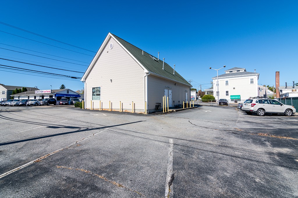 653 Killingly Street
