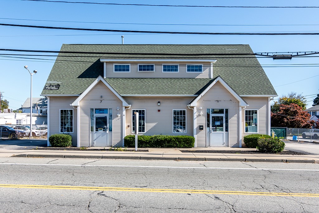 653 Killingly Street