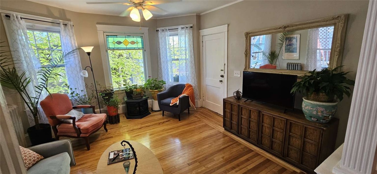 214 Howell Street 2