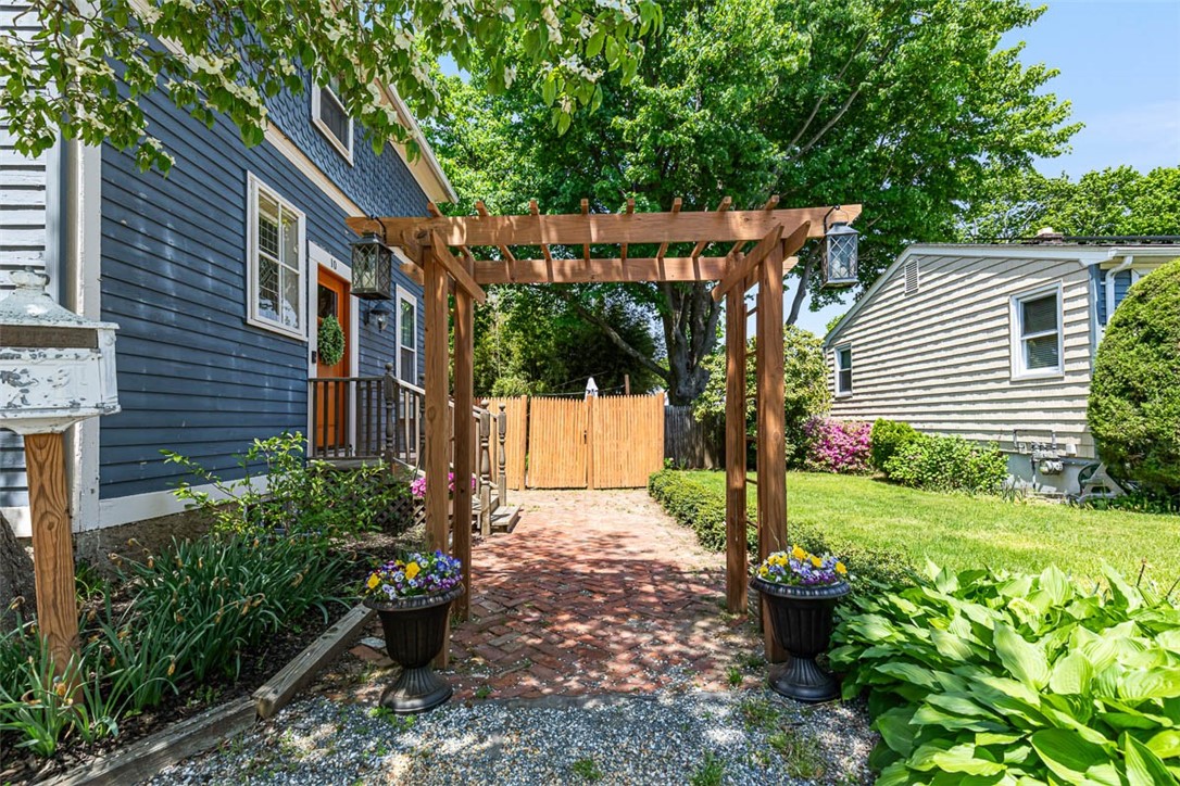 10 Burton Avenue