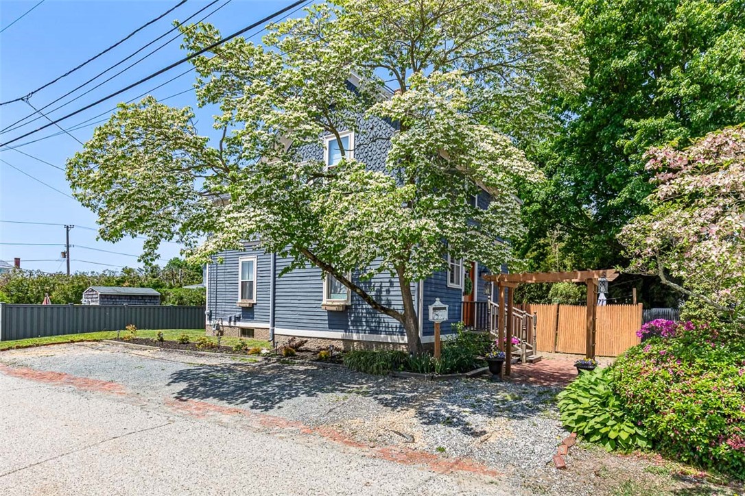10 Burton Avenue