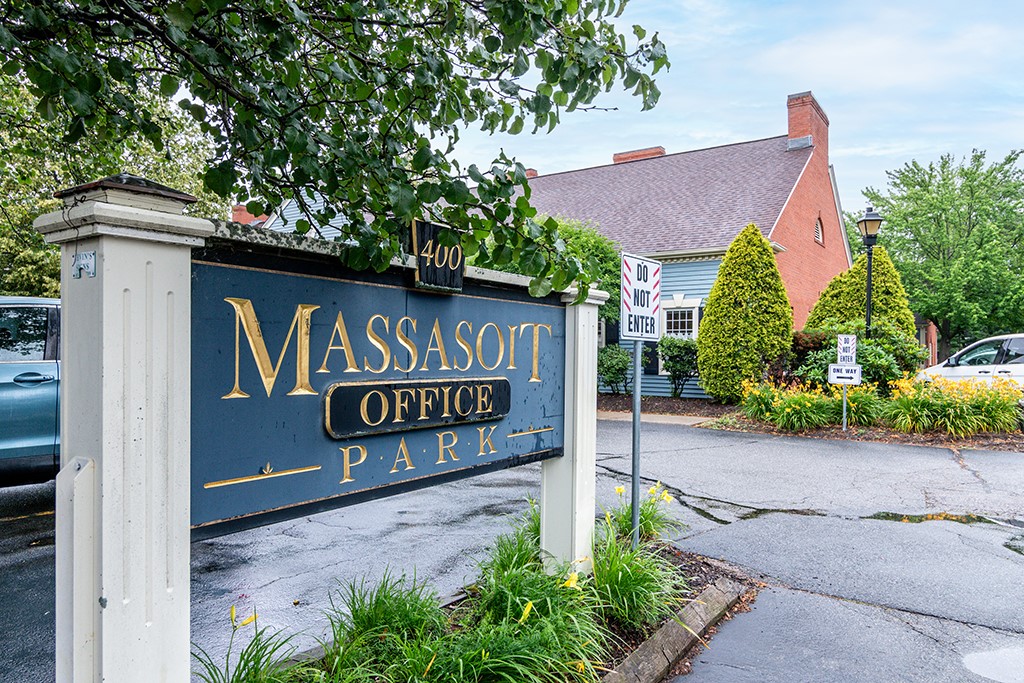 400 Massasoit Avenue 301&302