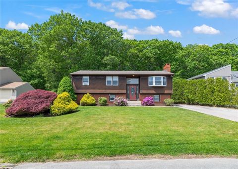 Single Family Residence in Cranston RI 160 Mohawk Trail.jpg