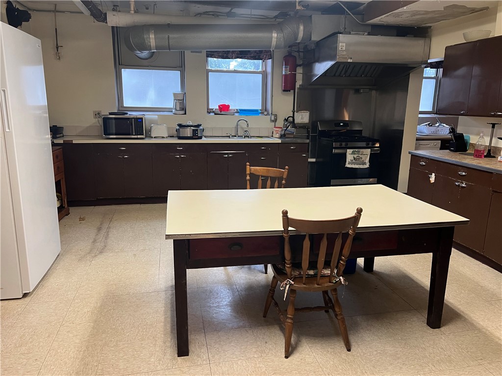 Woonsocket, Rhode Island 02895, United States, 23 Bedrooms Bedrooms, ,8 BathroomsBathrooms,Residential,Pending,148168