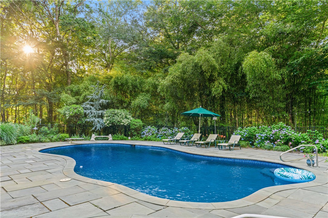 87 Henry Case Way