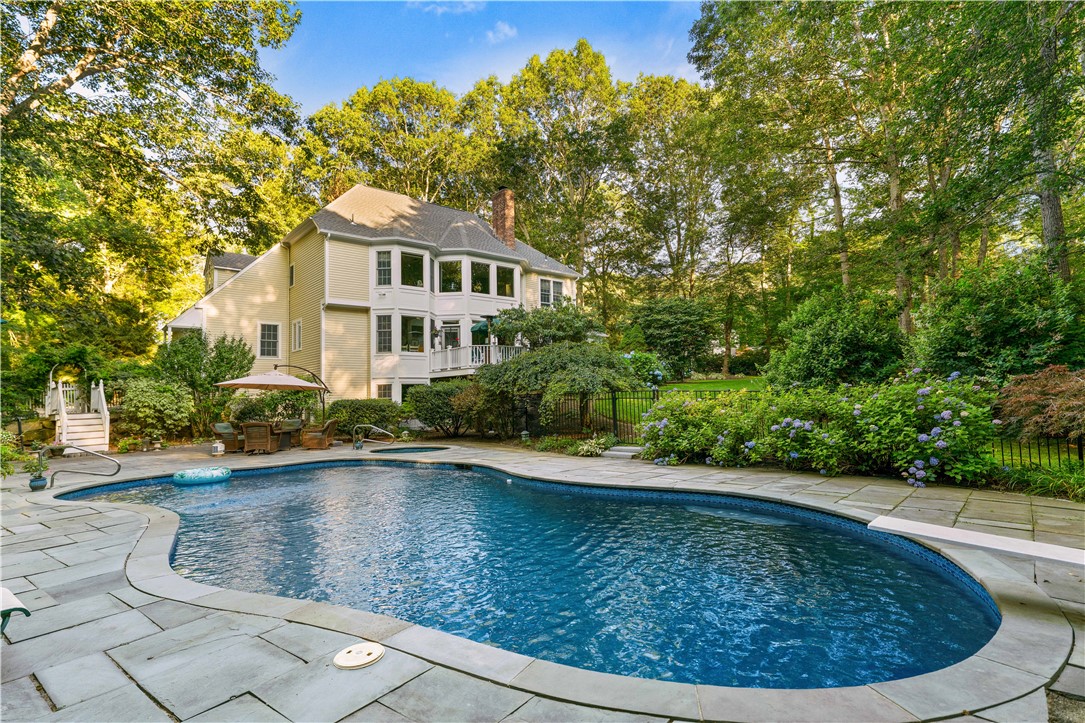 87 Henry Case Way