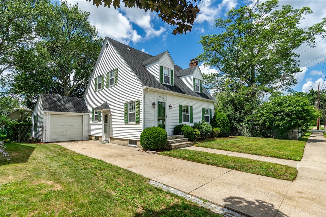 Cranston, Rhode Island 02910, United States, 3 Bedrooms Bedrooms, ,2 BathroomsBathrooms,Residential,Active,171954