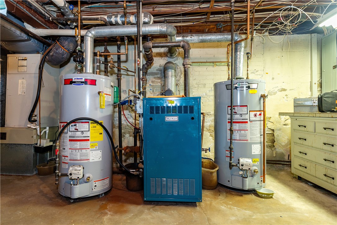 Cranston, Rhode Island 02910, United States, 3 Bedrooms Bedrooms, ,2 BathroomsBathrooms,Residential,Active,171954