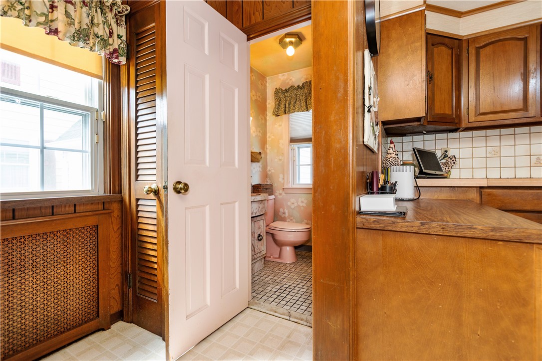 Cranston, Rhode Island 02910, United States, 3 Bedrooms Bedrooms, ,2 BathroomsBathrooms,Residential,Active,171954