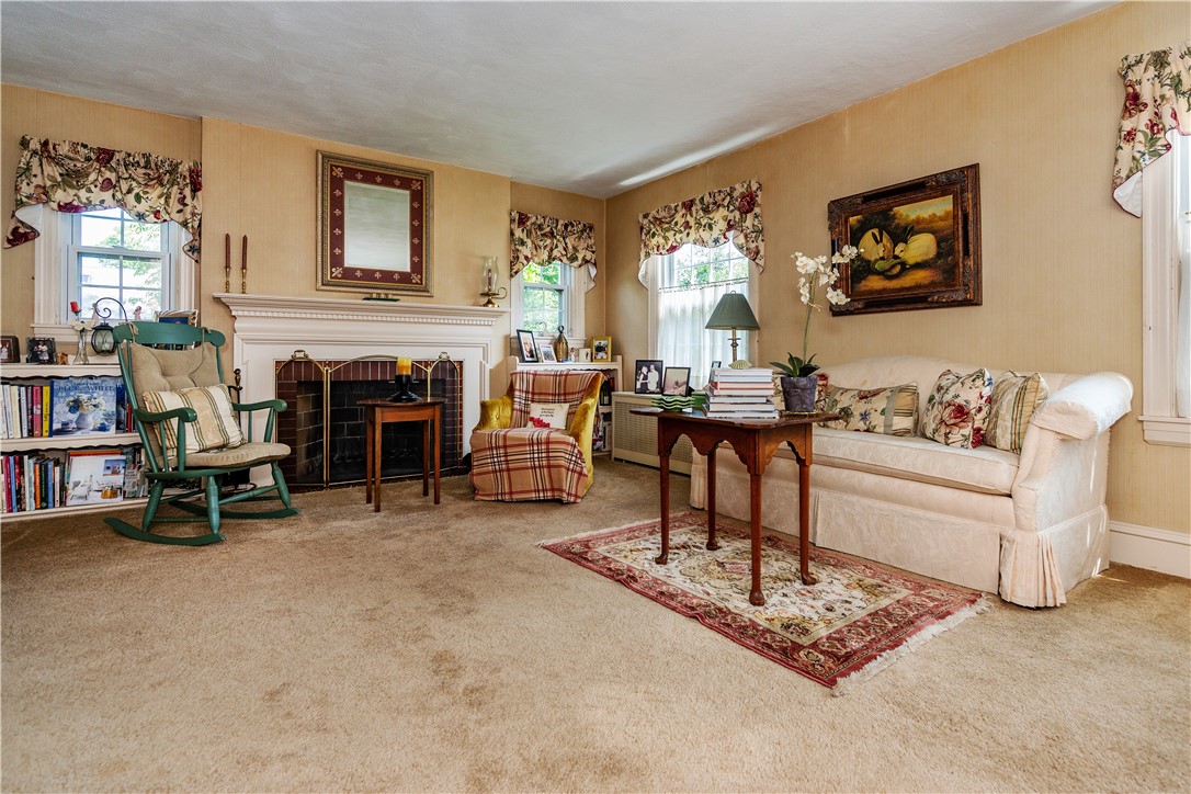 Cranston, Rhode Island 02910, United States, 3 Bedrooms Bedrooms, ,2 BathroomsBathrooms,Residential,Active,171954