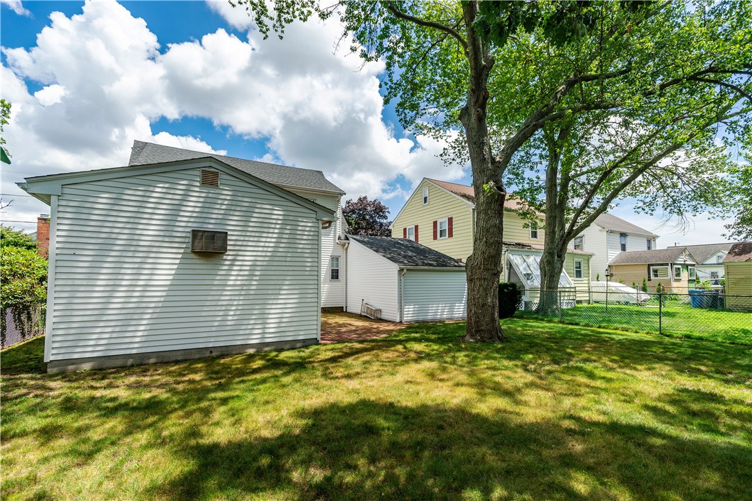 Cranston, Rhode Island 02910, United States, 3 Bedrooms Bedrooms, ,2 BathroomsBathrooms,Residential,Active,171954