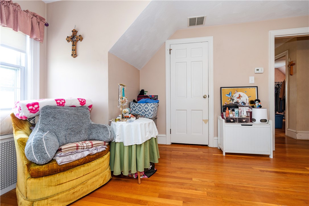 Cranston, Rhode Island 02910, United States, 3 Bedrooms Bedrooms, ,2 BathroomsBathrooms,Residential,Active,171954