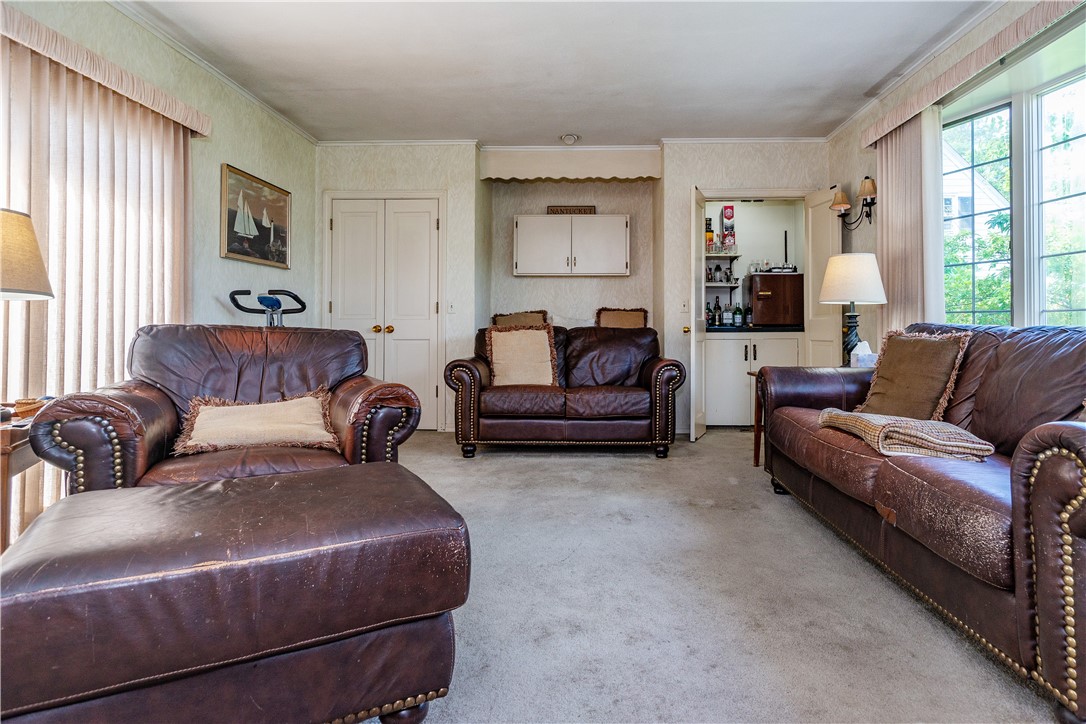 Cranston, Rhode Island 02910, United States, 3 Bedrooms Bedrooms, ,2 BathroomsBathrooms,Residential,Active,171954