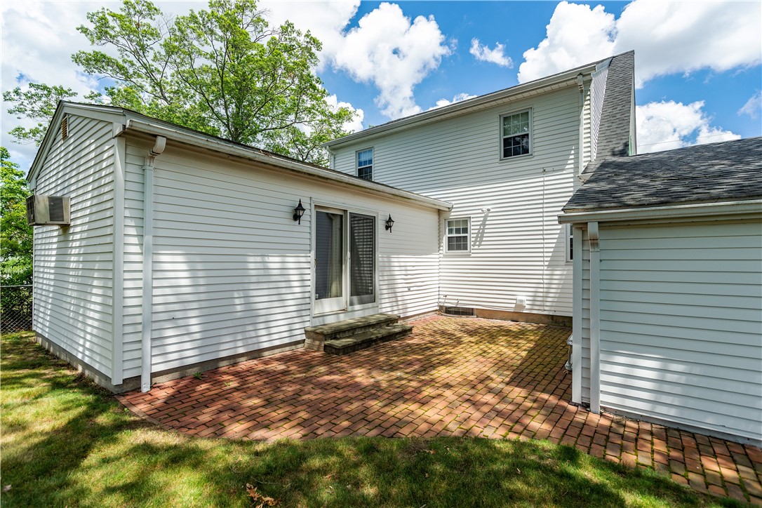 Cranston, Rhode Island 02910, United States, 3 Bedrooms Bedrooms, ,2 BathroomsBathrooms,Residential,Active,171954