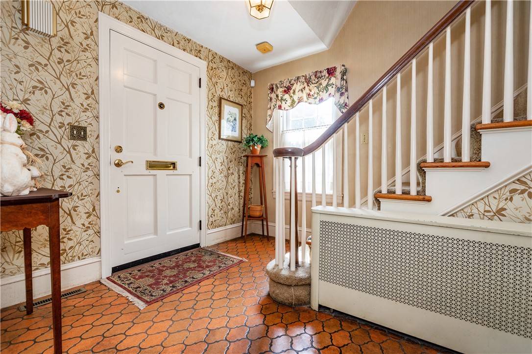 Cranston, Rhode Island 02910, United States, 3 Bedrooms Bedrooms, ,2 BathroomsBathrooms,Residential,Active,171954