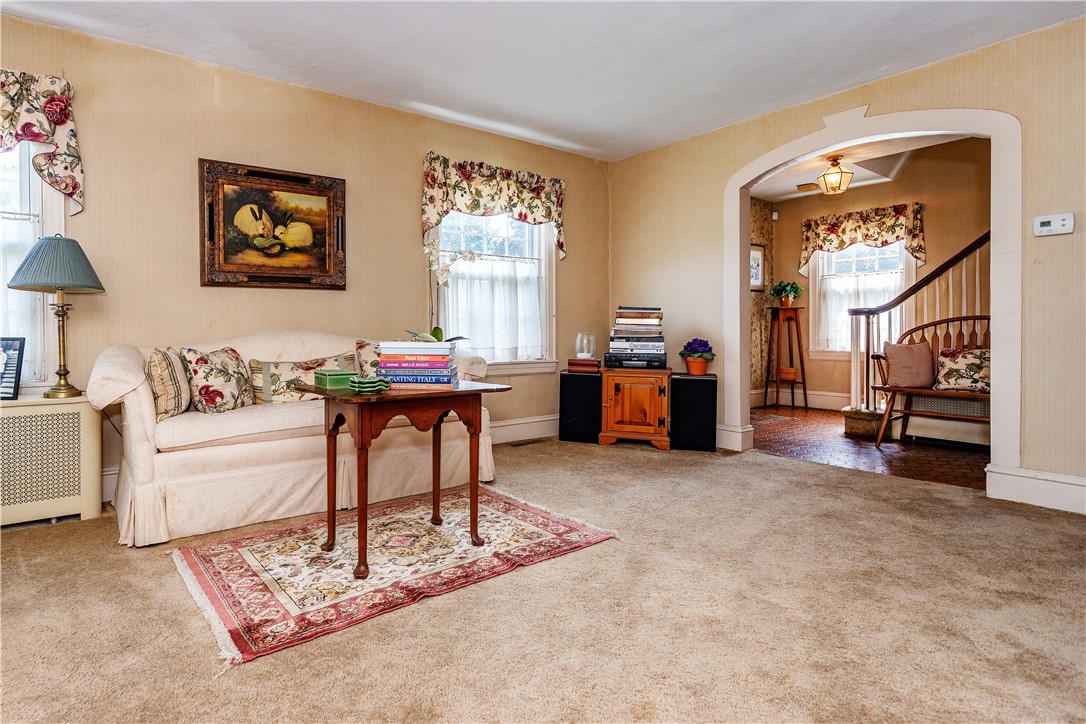 Cranston, Rhode Island 02910, United States, 3 Bedrooms Bedrooms, ,2 BathroomsBathrooms,Residential,Active,171954