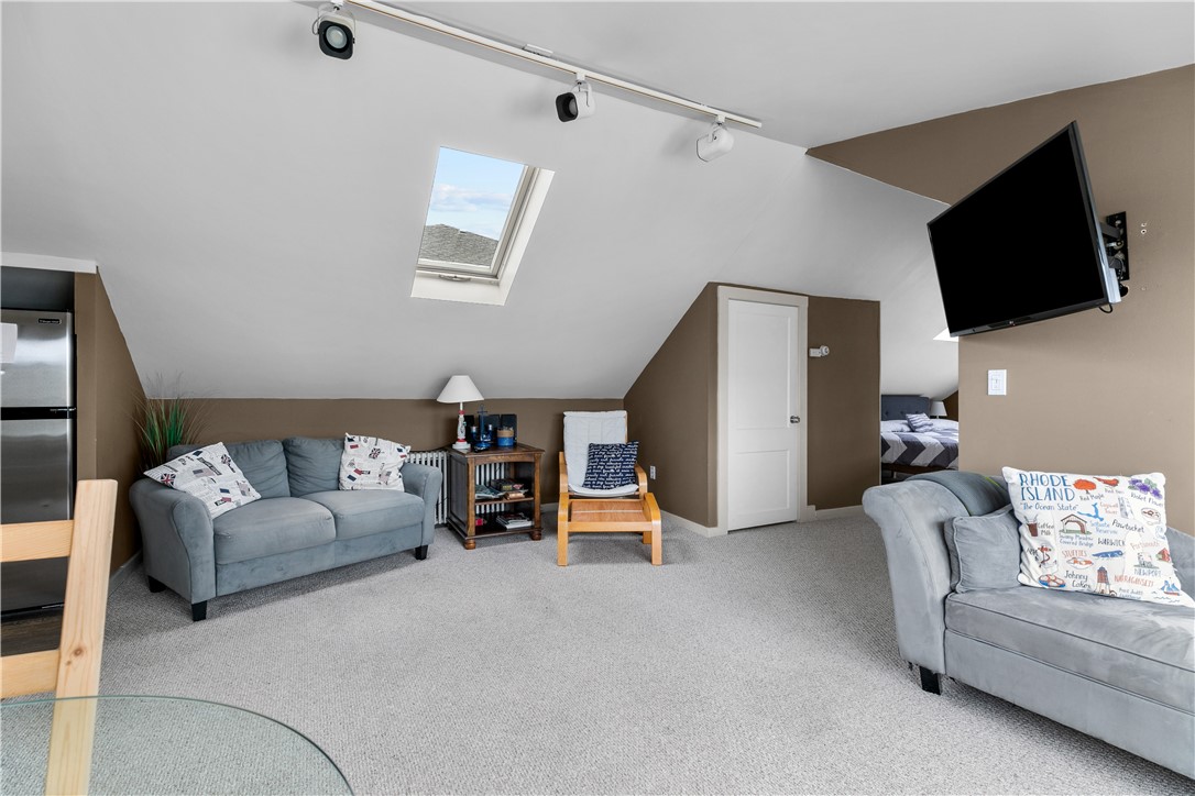 Newport, Rhode Island 02840, United States, 1 Bedroom Bedrooms, ,1 BathroomBathrooms,Residential,Active,104487