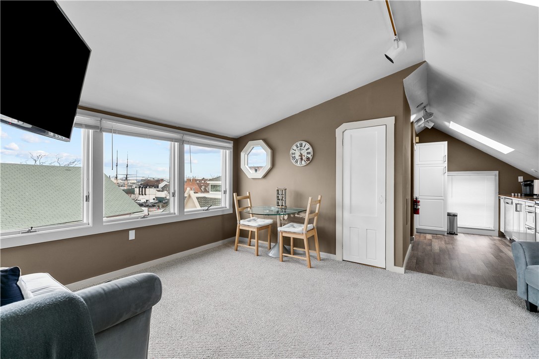 Newport, Rhode Island 02840, United States, 1 Bedroom Bedrooms, ,1 BathroomBathrooms,Residential,Active,104487