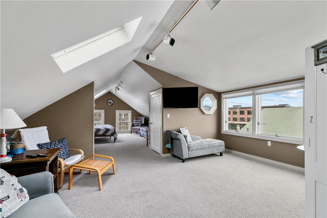 Newport, Rhode Island 02840, United States, 1 Bedroom Bedrooms, ,1 BathroomBathrooms,Residential,Active,104487