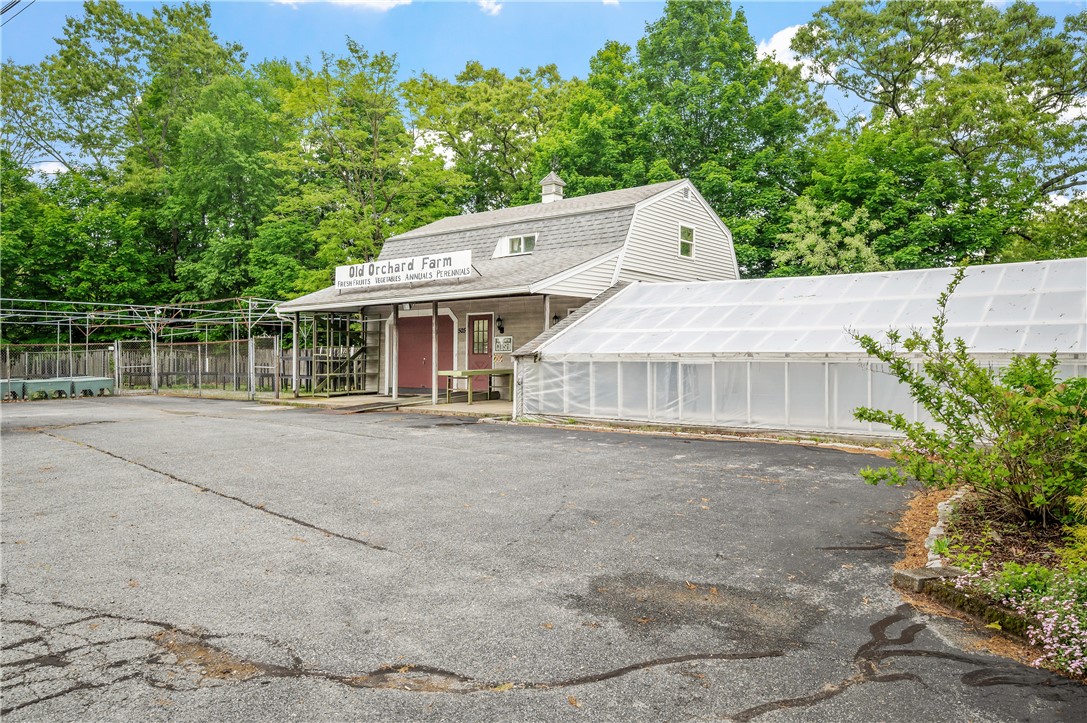 505 Old River Road