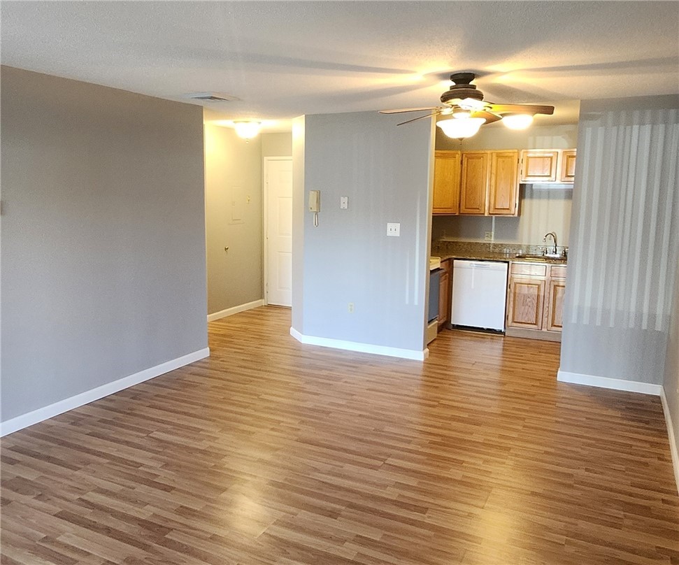 1800 Douglas Avenue 125