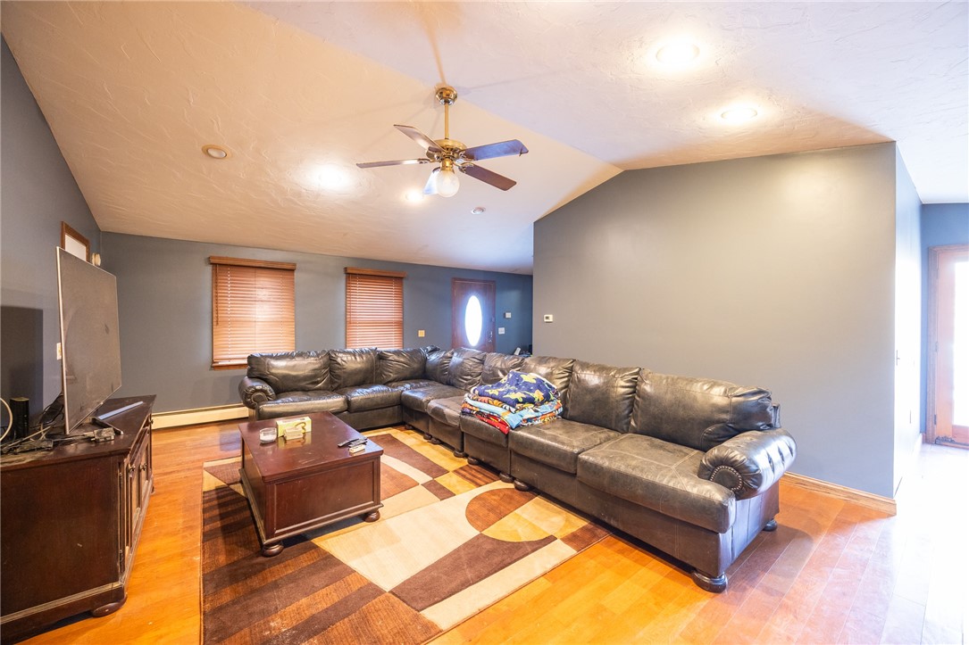 584 Hartford Pike