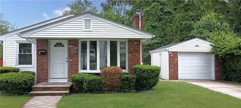 Single Family Residence in Johnston RI 11 Ostend Street.jpg