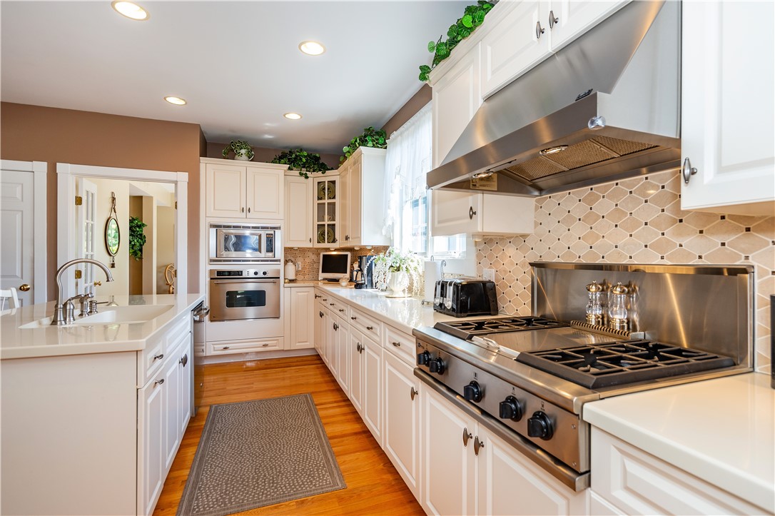 North Kingstown, Rhode Island 02852, United States, 3 Bedrooms Bedrooms, ,3 BathroomsBathrooms,Residential,Pending,121301