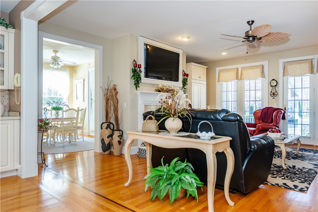 North Kingstown, Rhode Island 02852, United States, 3 Bedrooms Bedrooms, ,3 BathroomsBathrooms,Residential,Pending,121301