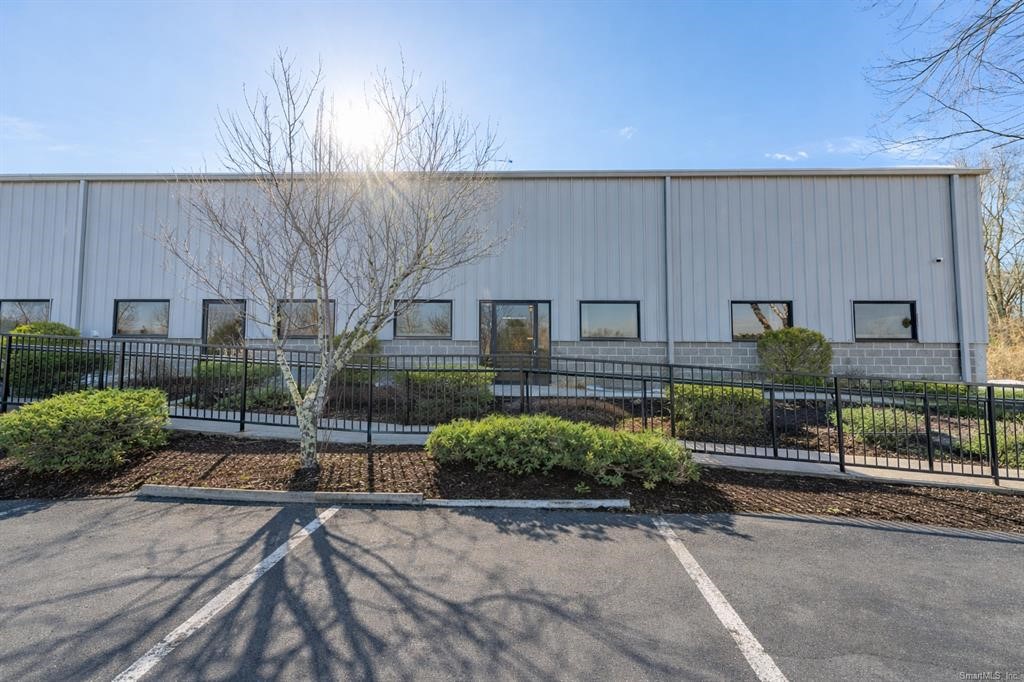 13 West Parkway