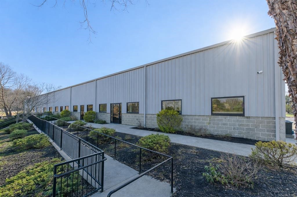 13 West Parkway
