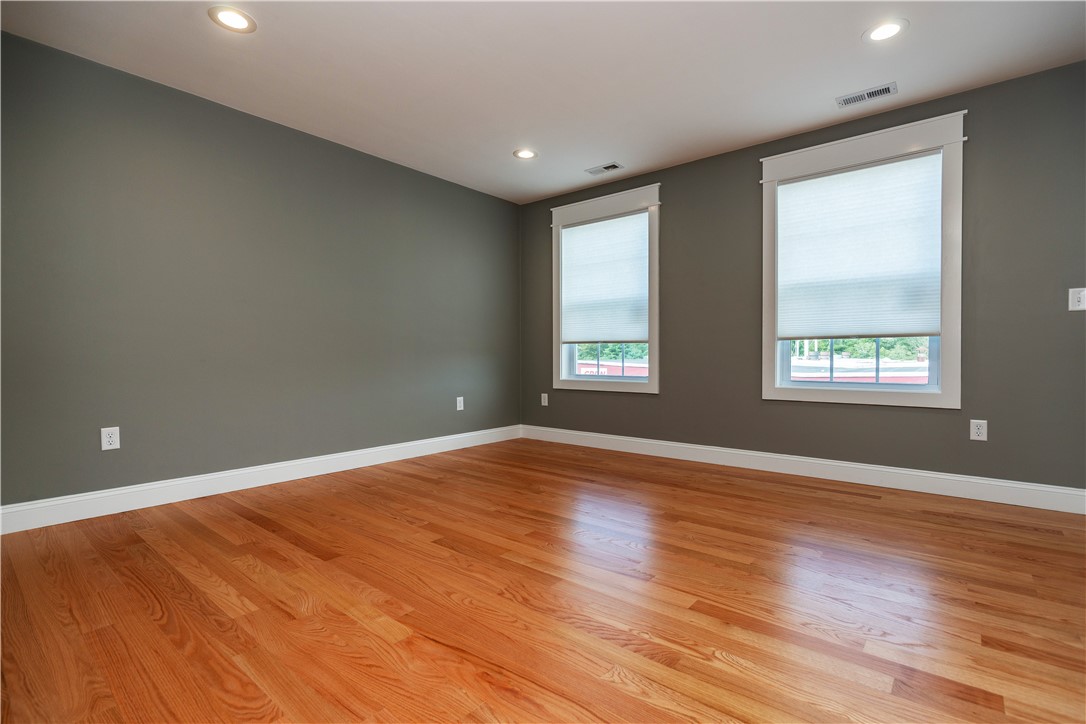 Richmond, Rhode Island 02894, United States, 3 Bedrooms Bedrooms, ,3 BathroomsBathrooms,Residential,Active,194922