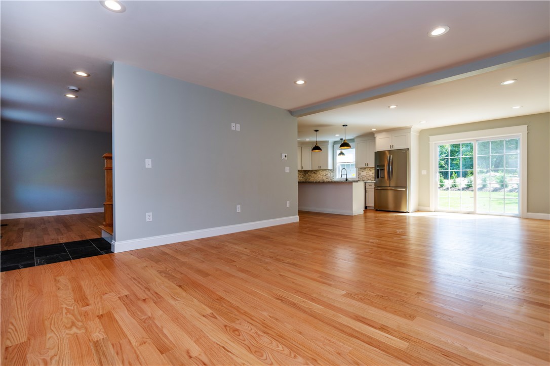 Richmond, Rhode Island 02894, United States, 3 Bedrooms Bedrooms, ,3 BathroomsBathrooms,Residential,Active,194922