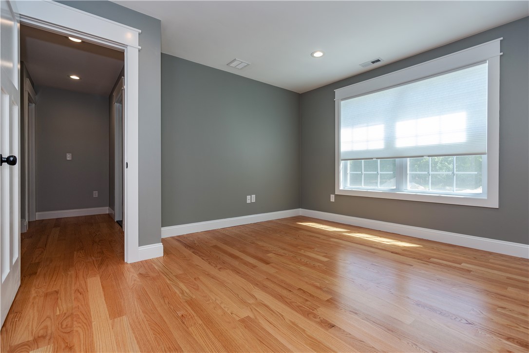 Richmond, Rhode Island 02894, United States, 3 Bedrooms Bedrooms, ,3 BathroomsBathrooms,Residential,Active,194922