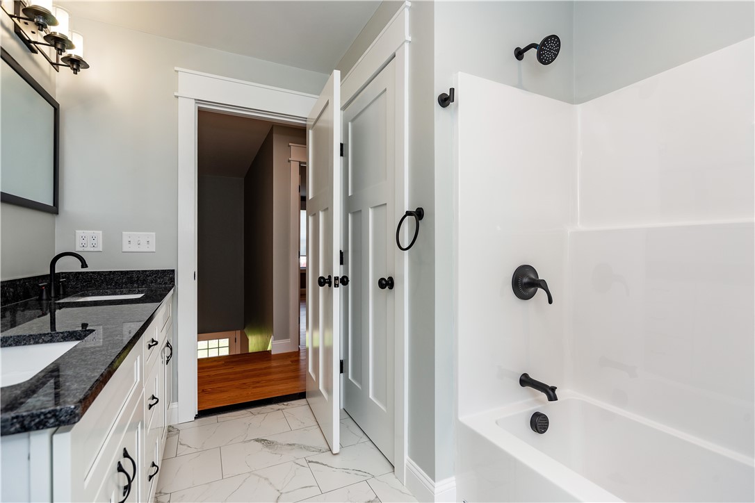 Richmond, Rhode Island 02894, United States, 3 Bedrooms Bedrooms, ,3 BathroomsBathrooms,Residential,Active,194922