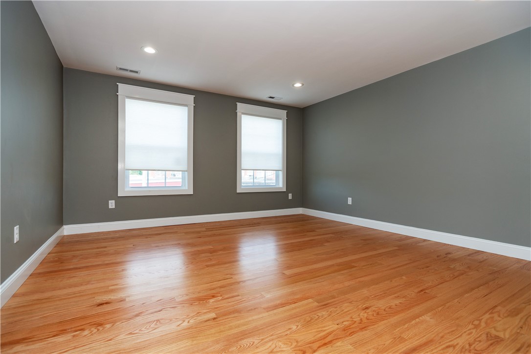 Richmond, Rhode Island 02894, United States, 3 Bedrooms Bedrooms, ,3 BathroomsBathrooms,Residential,Active,194922