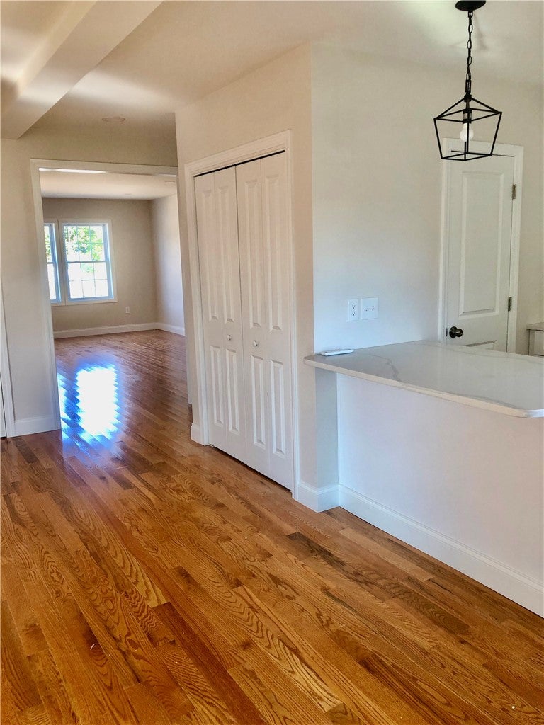27 Hoppin Avenue