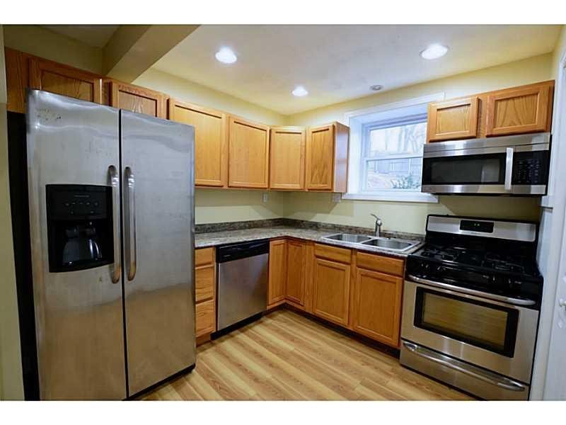 38 New London Avenue