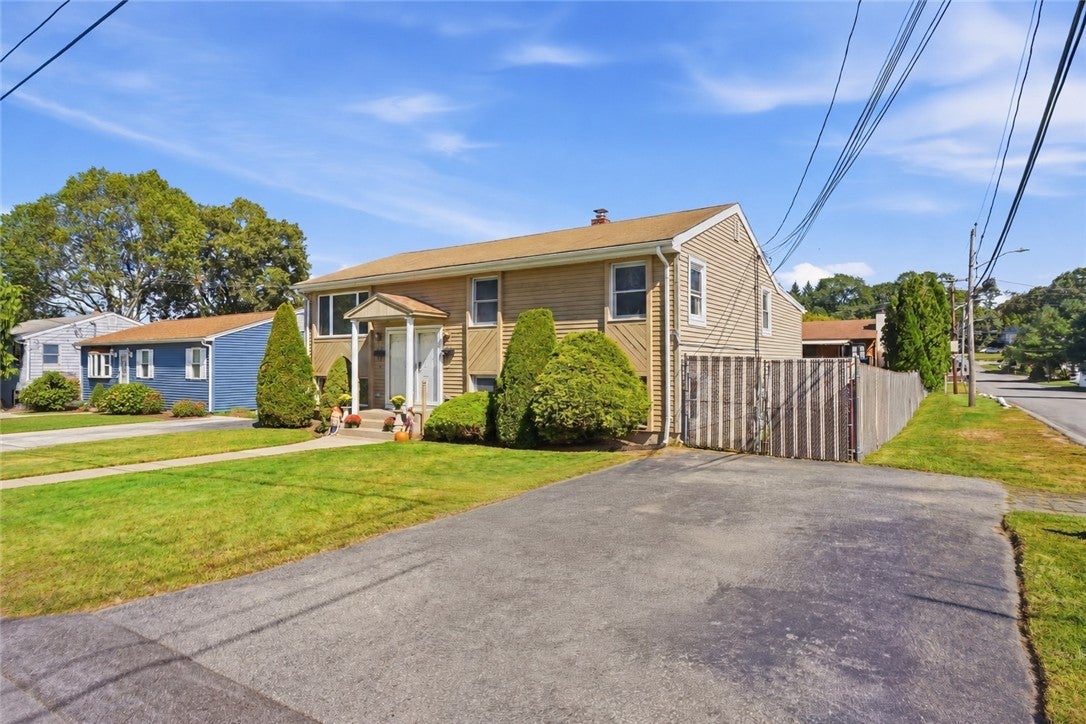 213 Villa Avenue