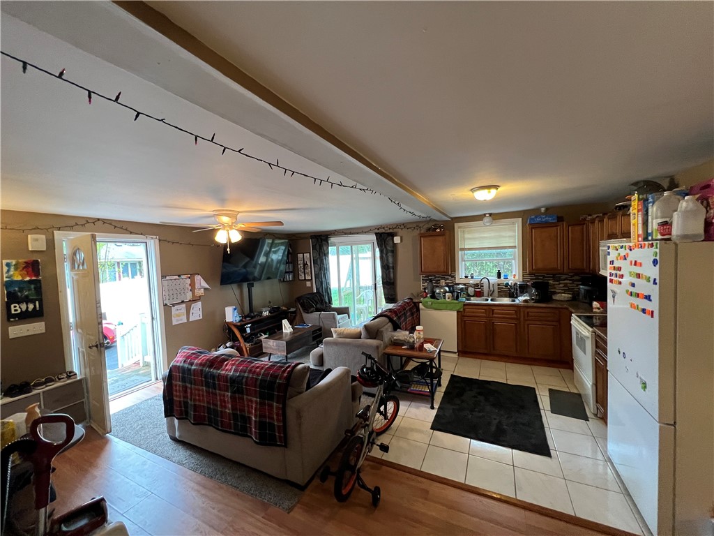 Coventry, Rhode Island 02816, United States, 4 Bedrooms Bedrooms, ,2 BathroomsBathrooms,Residential,Active,115030