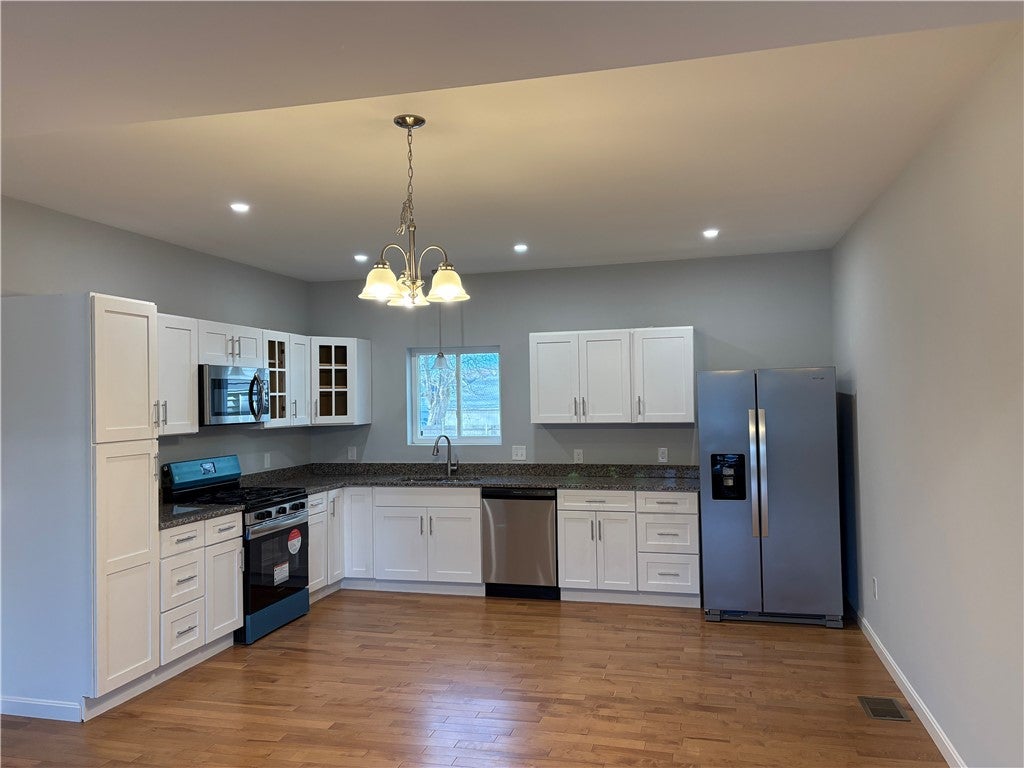 184 Avenue C M3