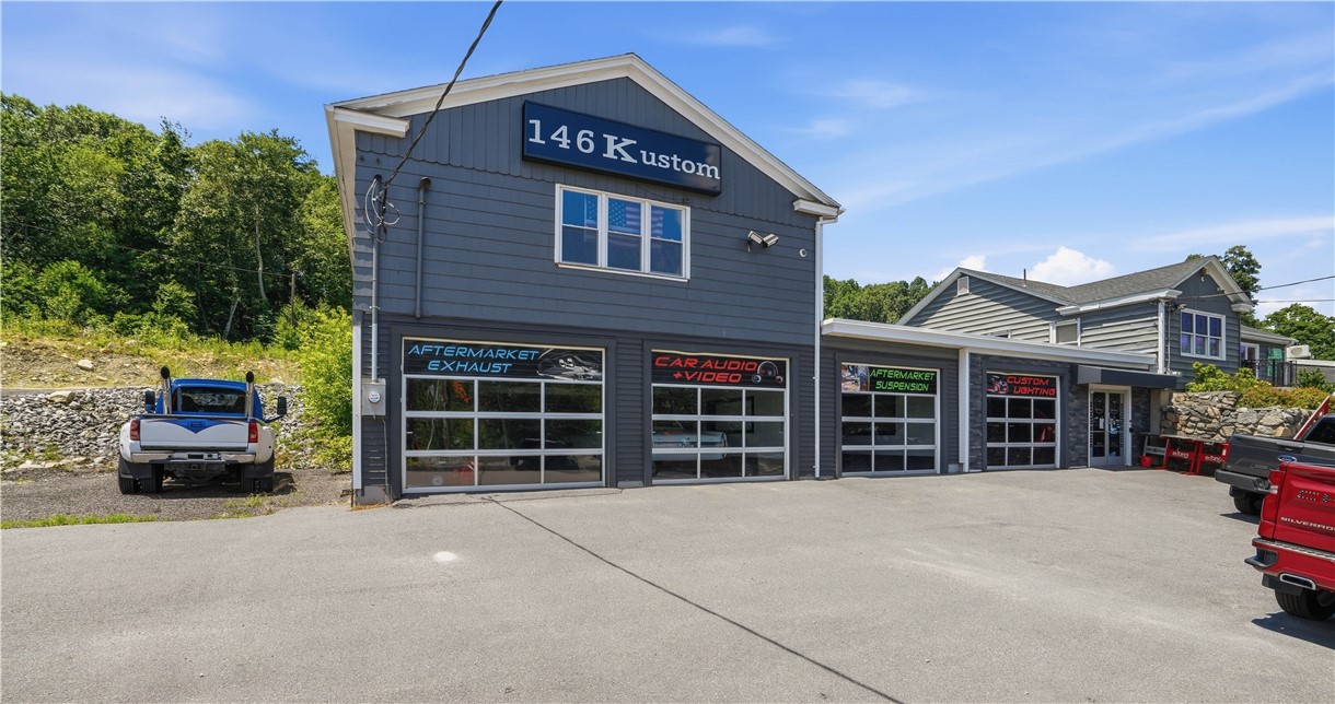 1097 Eddie Dowling Highway