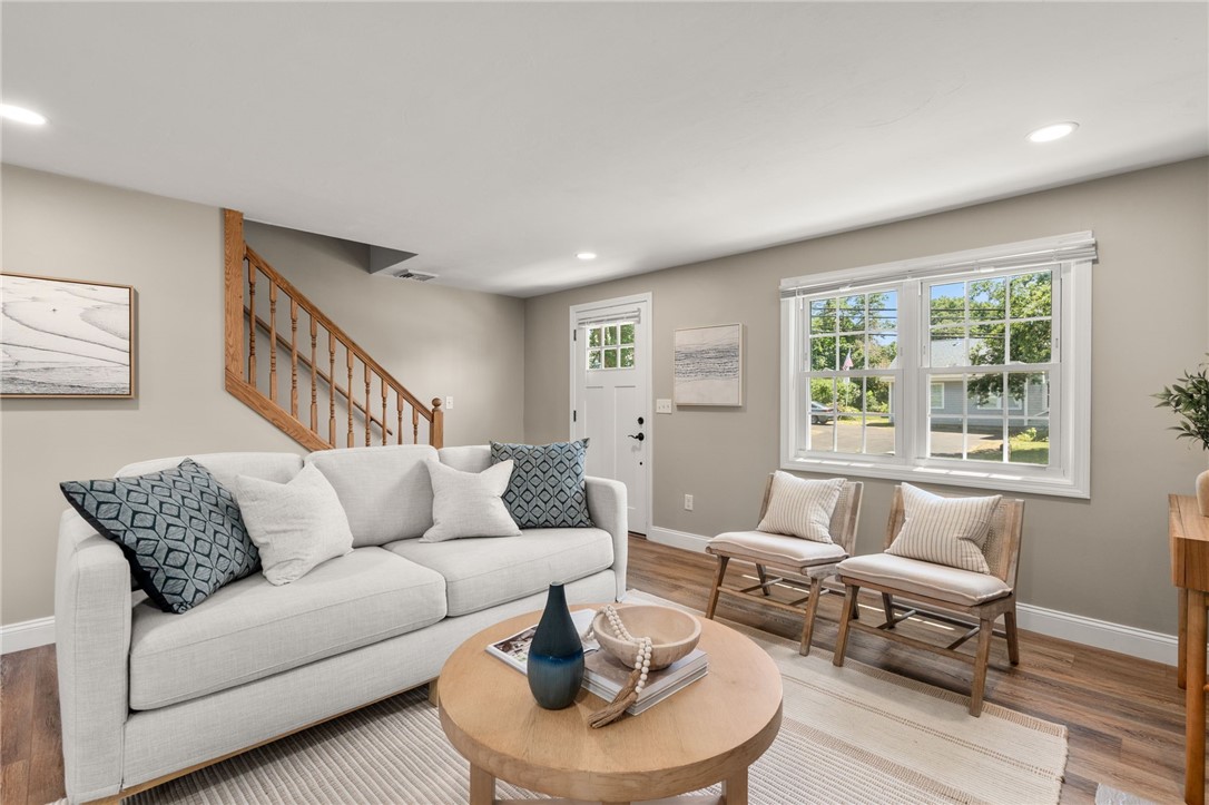 476 Green End Avenue