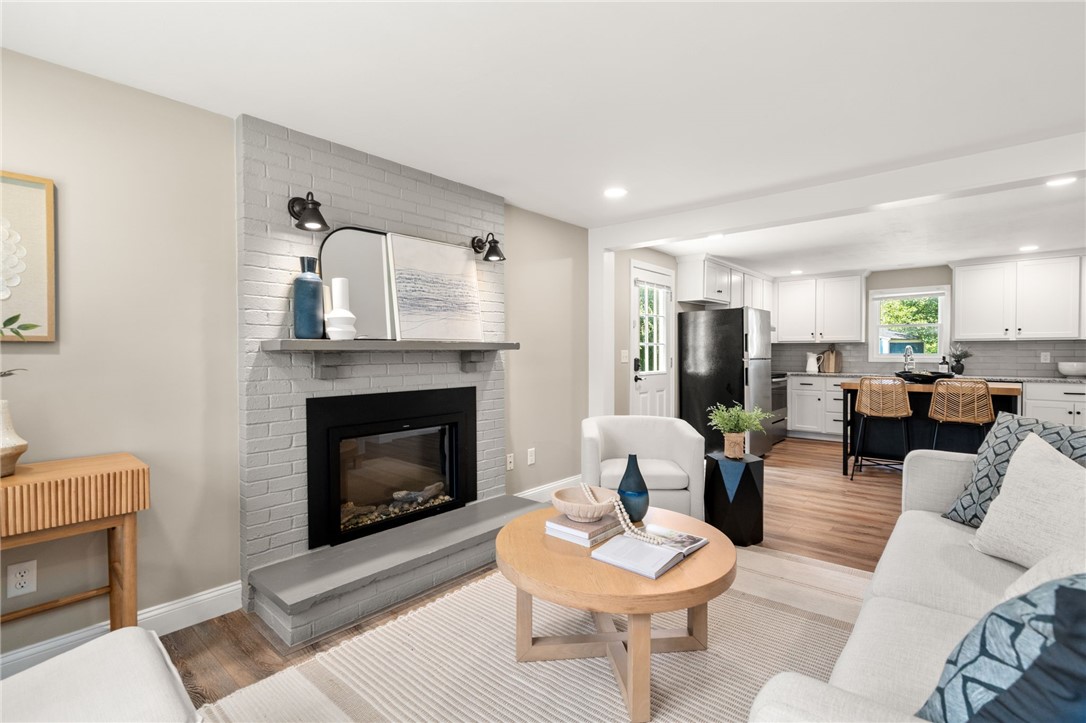 476 Green End Avenue